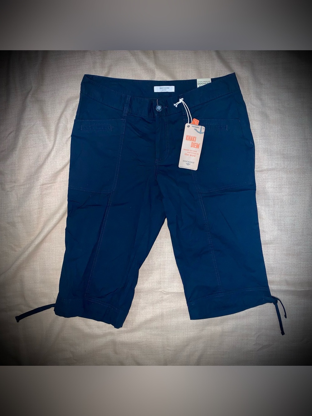 Dockers Petite 12 Capri Pants – New With Tags – Black